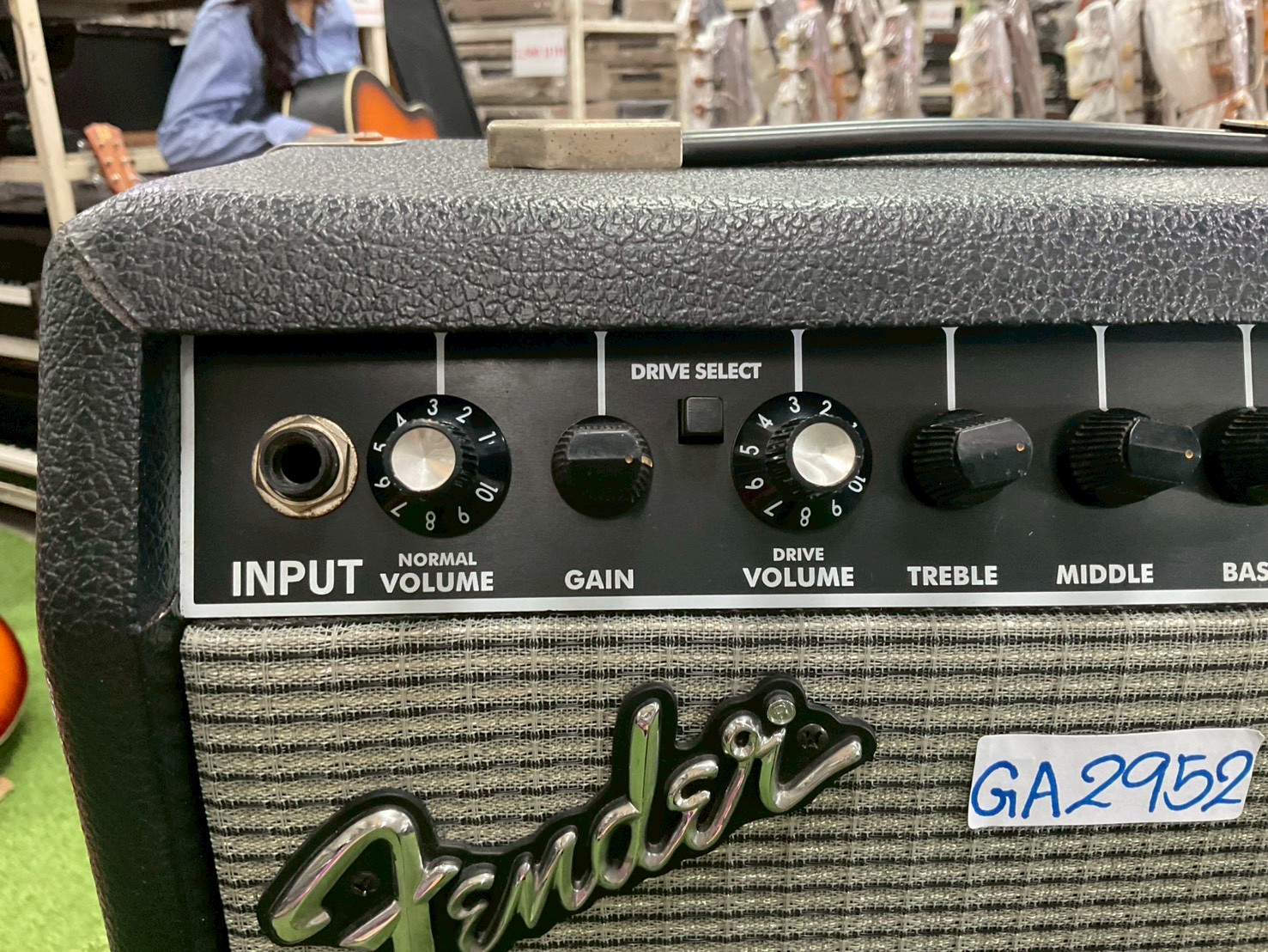 แอมป์กีต้าร์ Fender : Frontman 15G