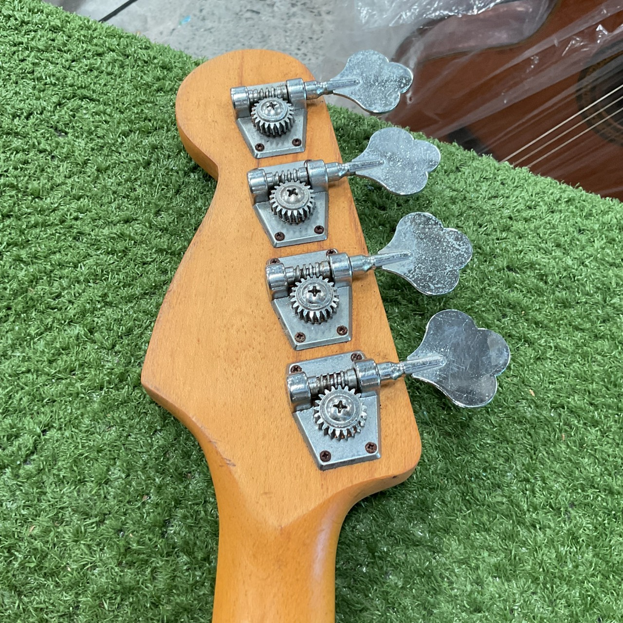 กีต้าร์เบส BUSKER'S