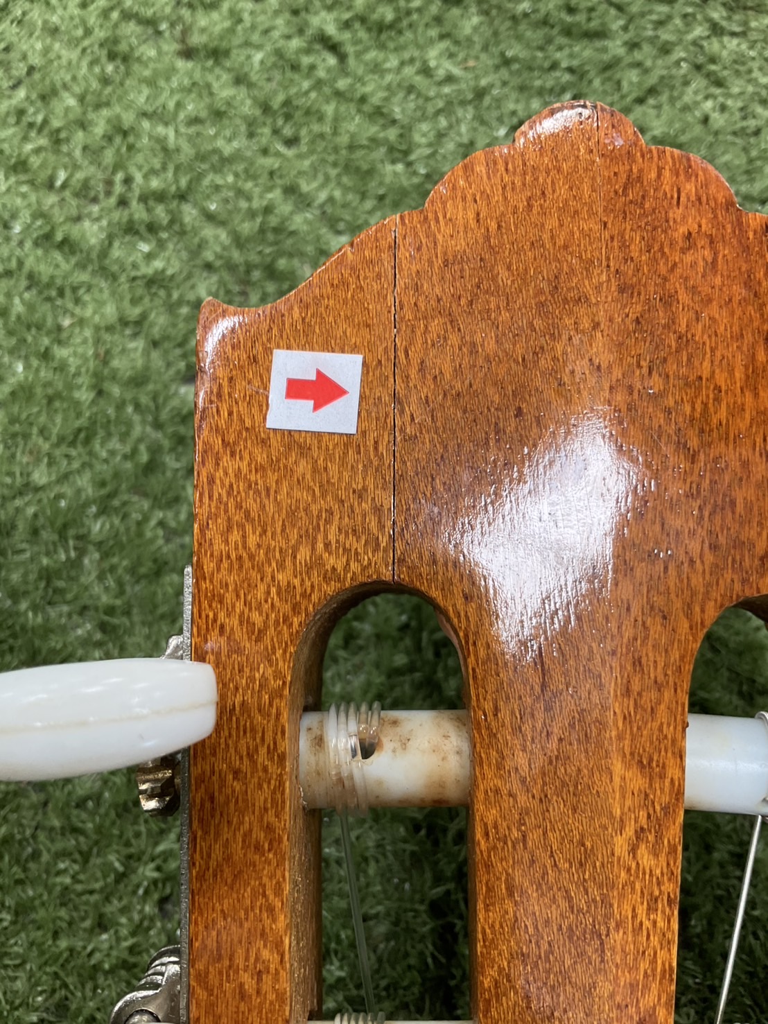 กีต้าร์คลาสสิค ยี่ห้อตามภาพ