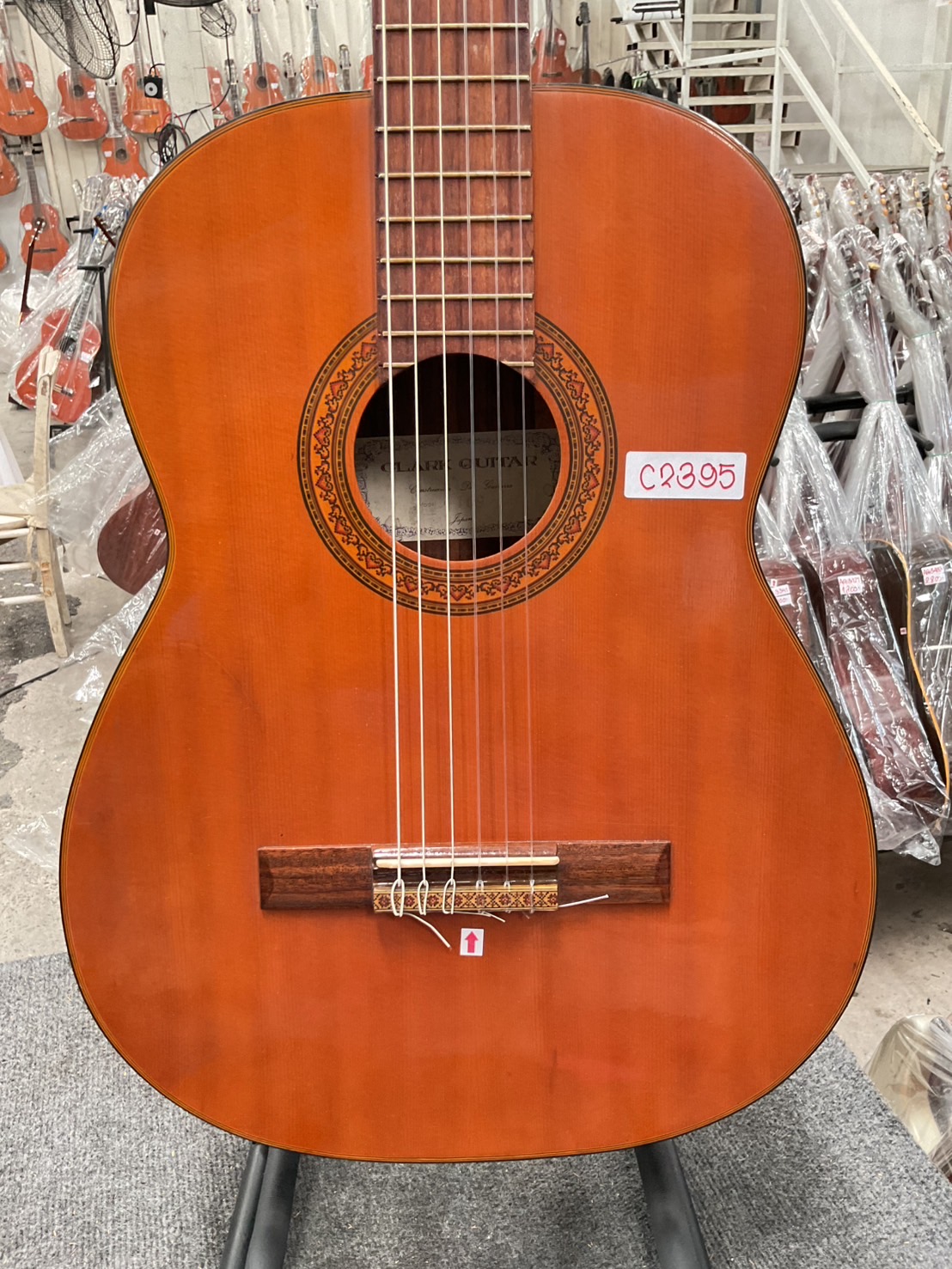 กีต้าร์คลาสสิค CLARK : No.109