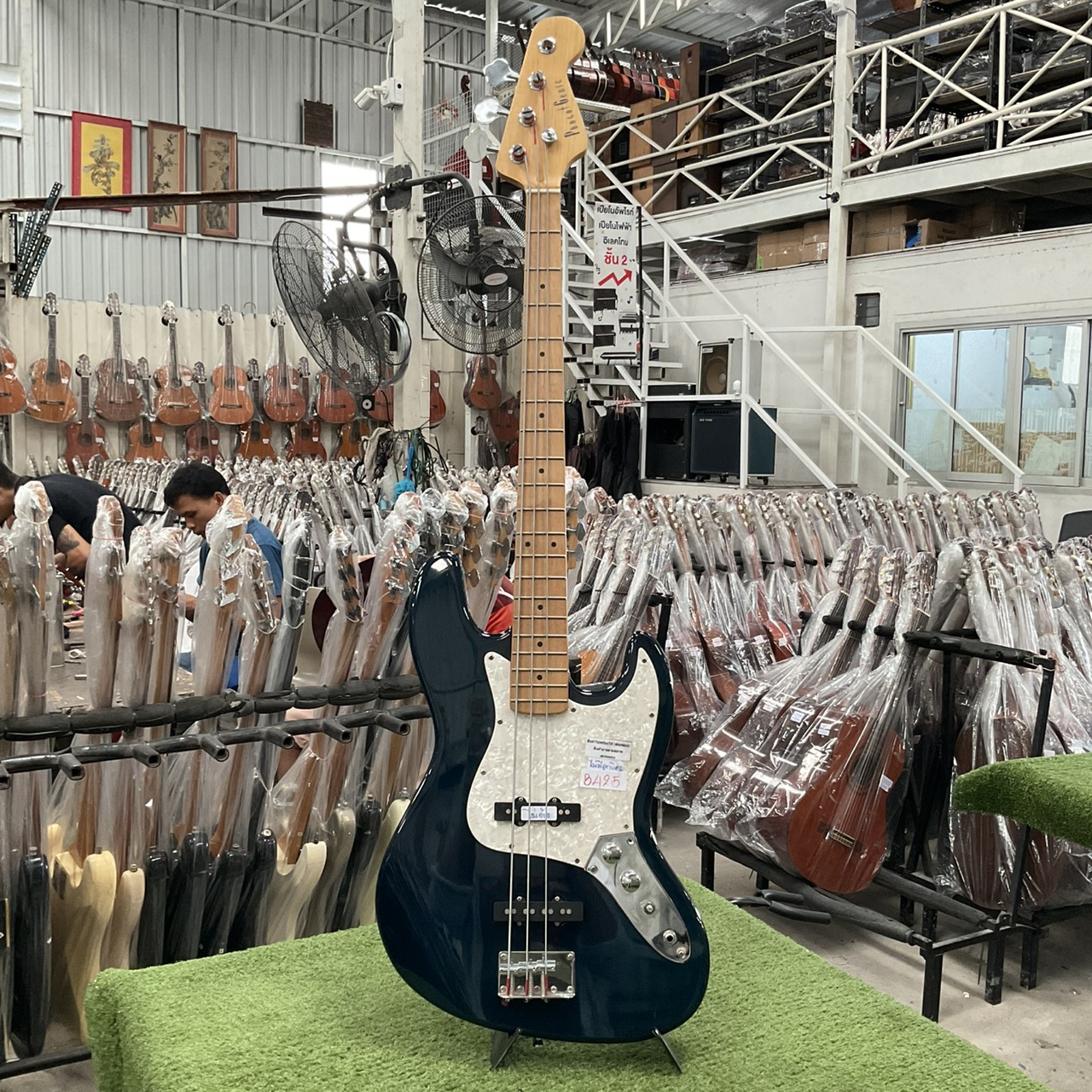 กีต้าร์เบส PhotoGenic สินค้าไม่พร้อมใช้งาน (ต้องซ่อม)