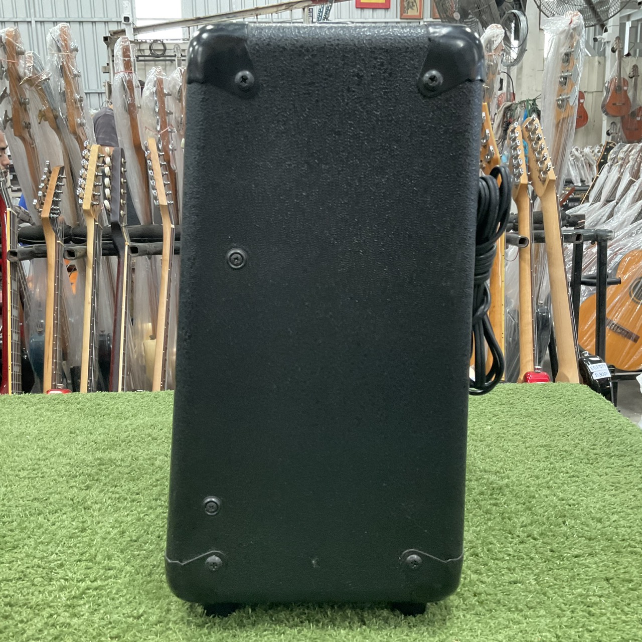 แอมป์กีต้าร์ YAMAHA : HY-10G III