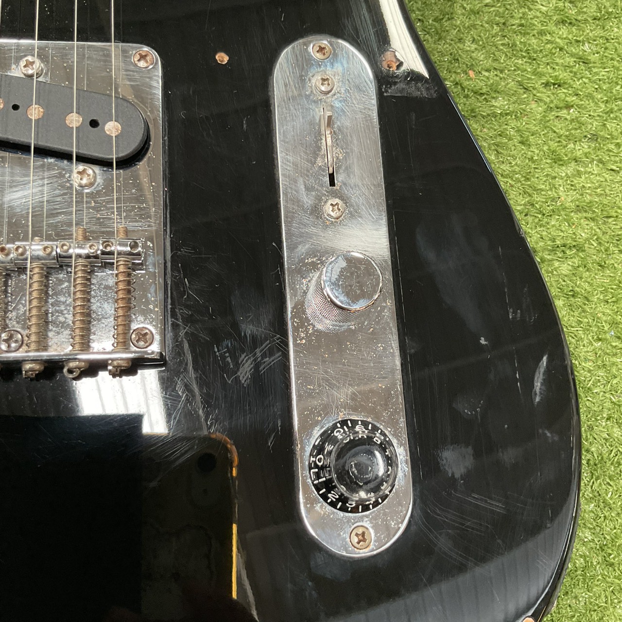 กีต้าร์ไฟฟ้า SQUIER