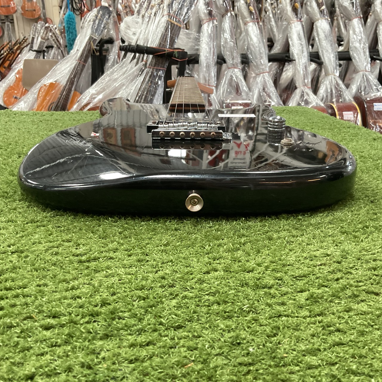 กีต้าร์ไฟฟ้า Ganion