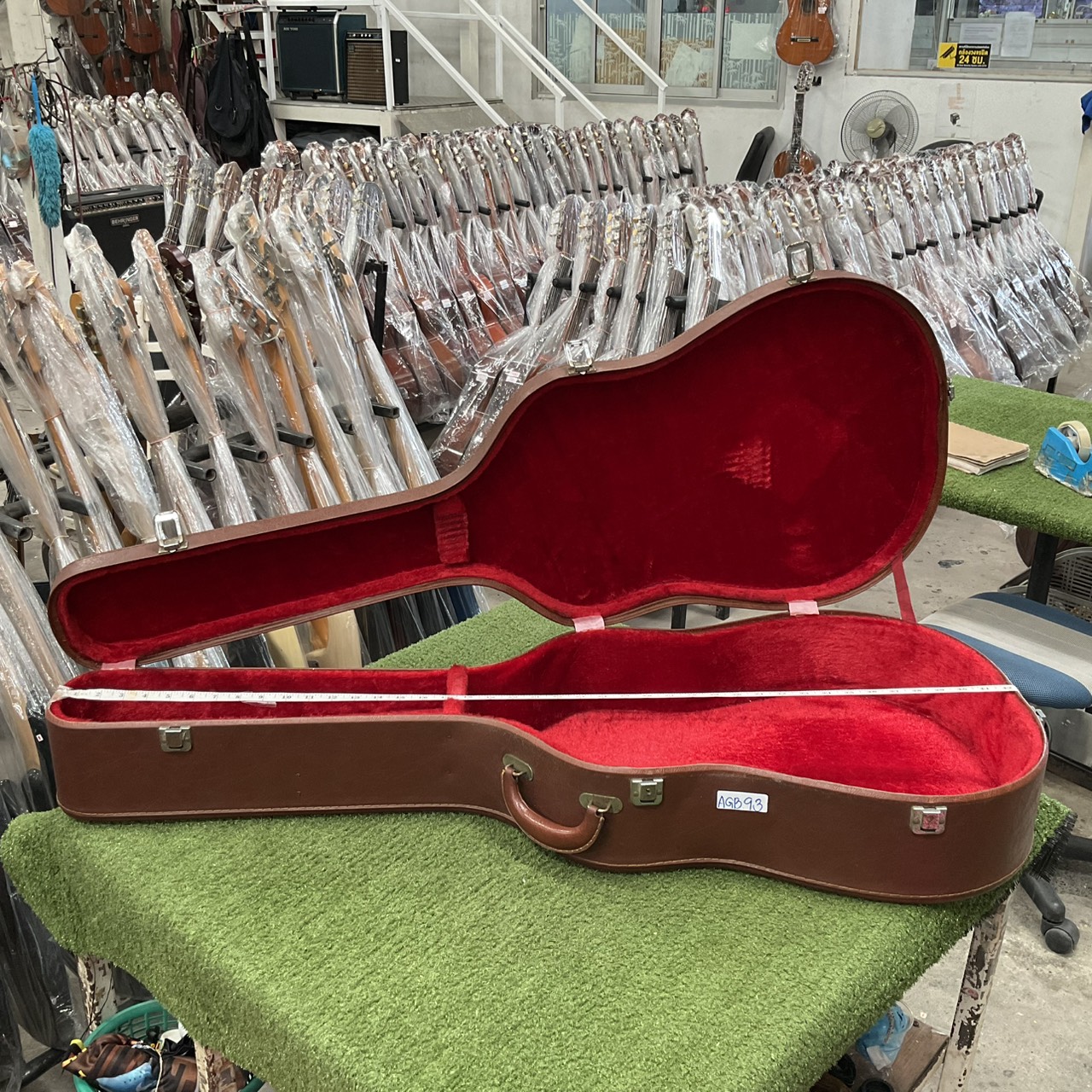 กล่องเคสกีต้าร์โปร่ง