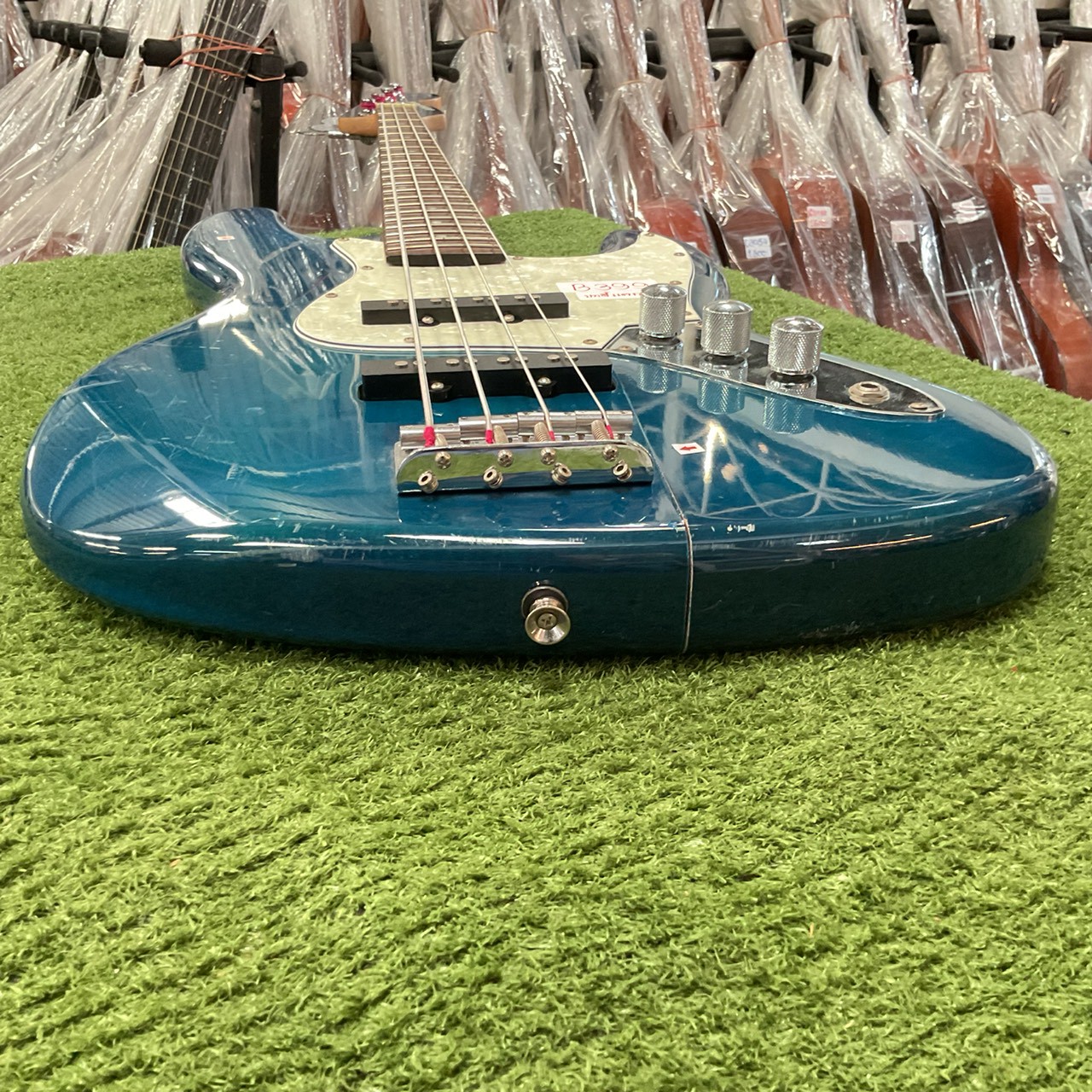 กีต้าร์เบส SELDER