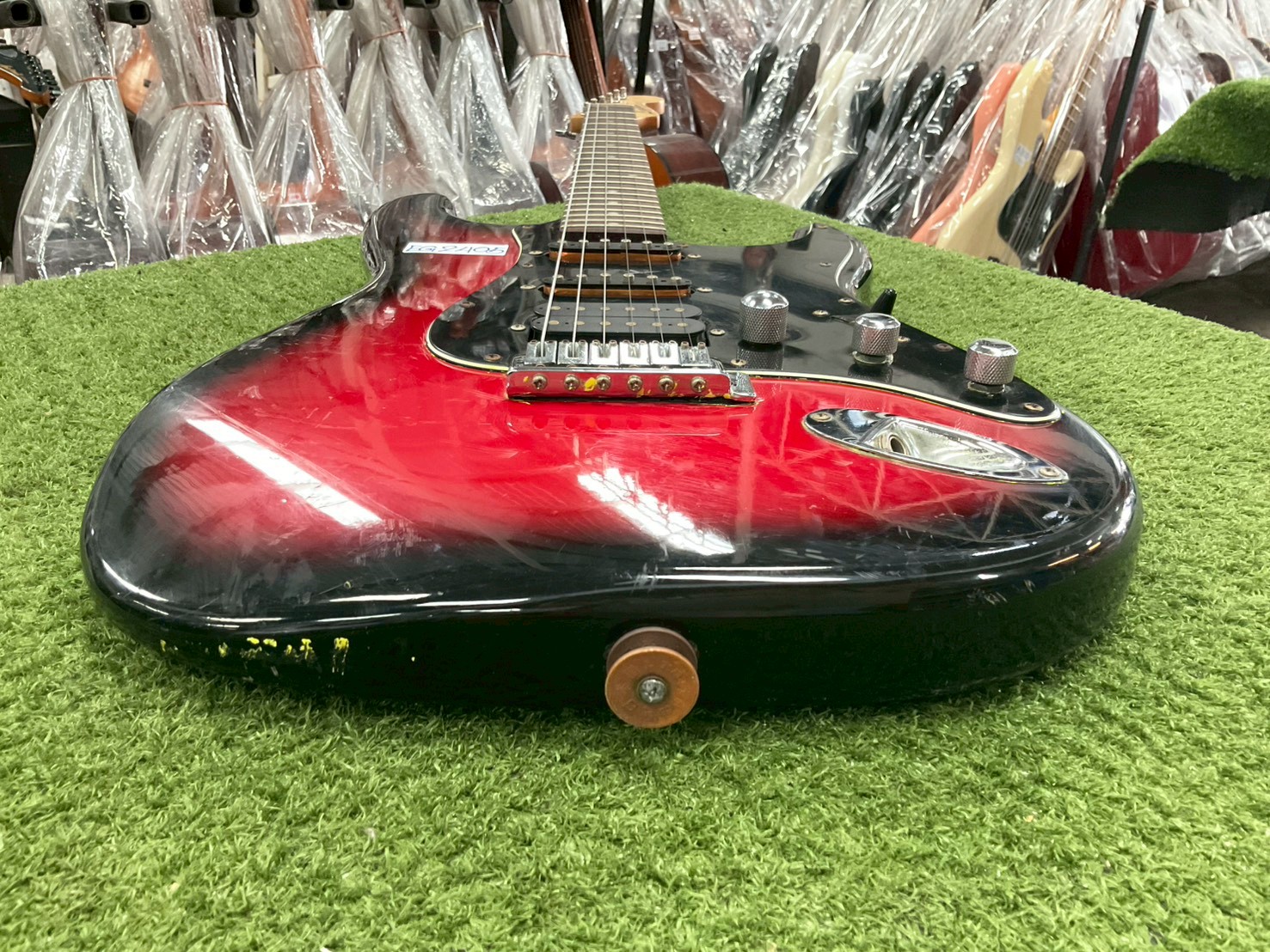 กีต้าร์ไฟฟ้า Legend