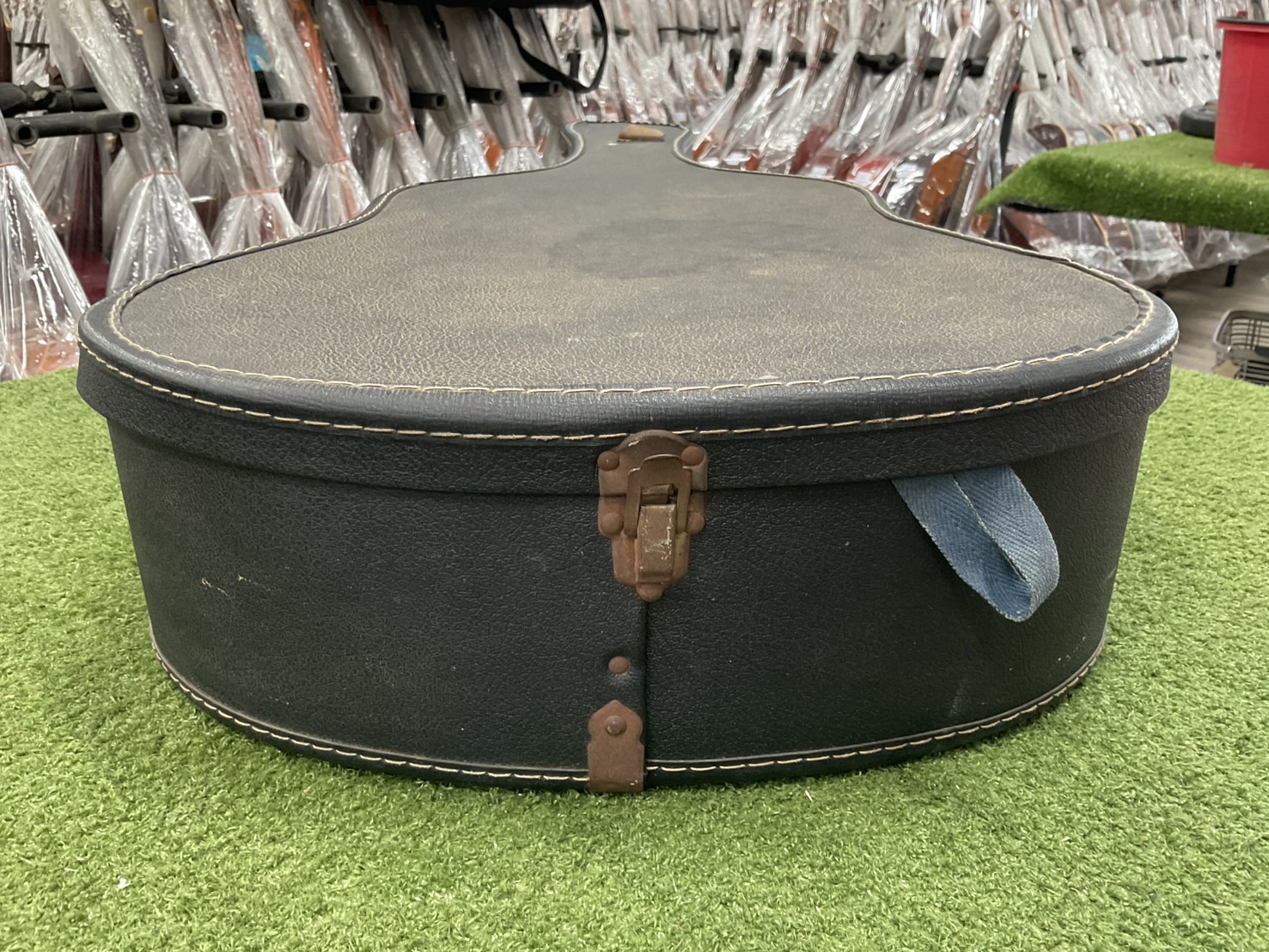 กล่องเคสกีต้าร์คลาสสิค