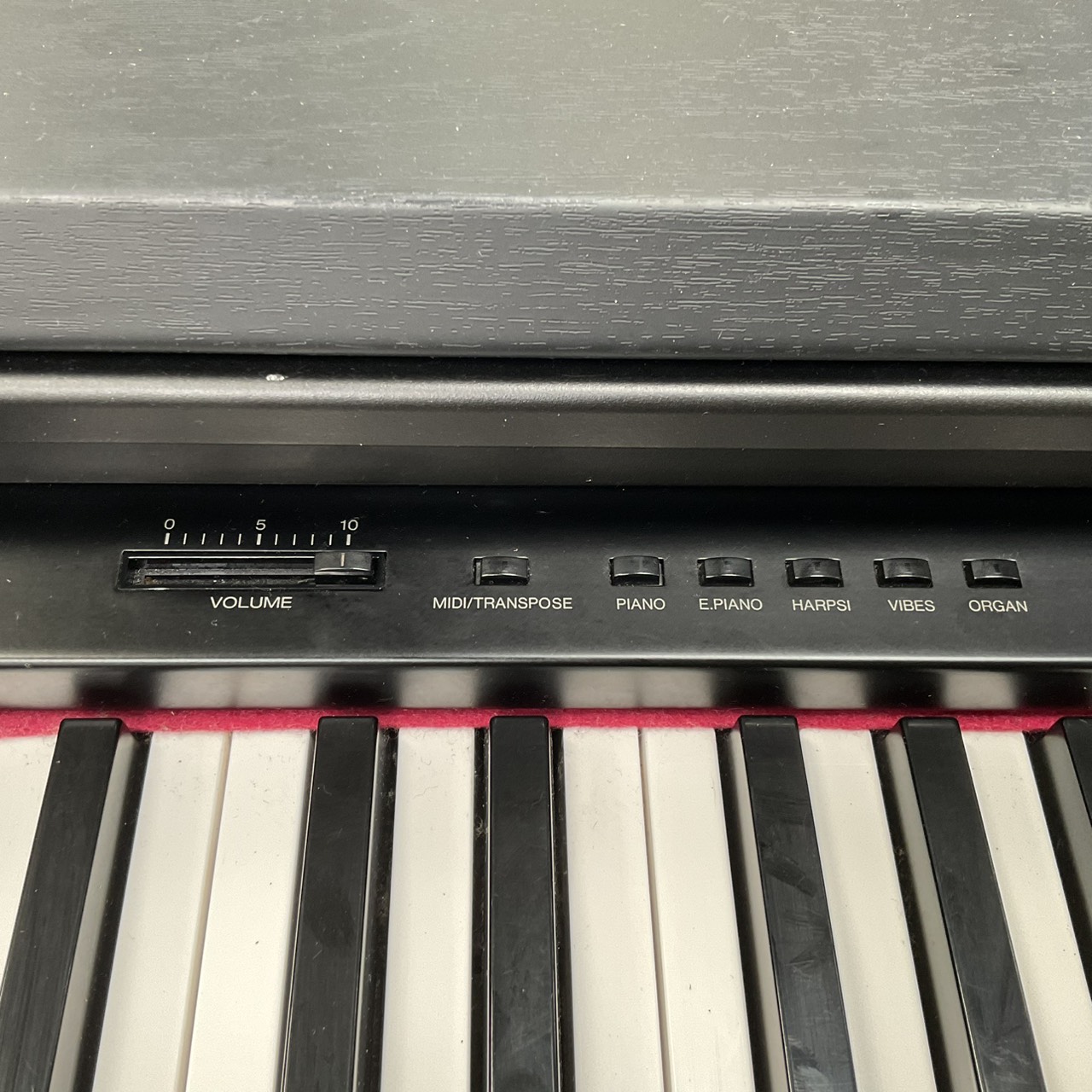 เปียโน KORG : C-16