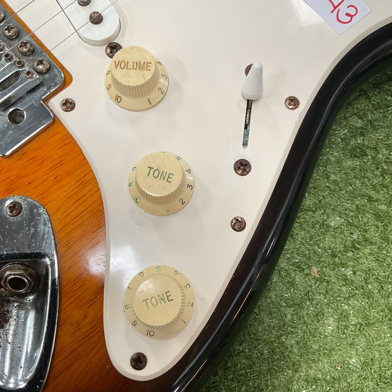 กีต้าร์ไฟฟ้า Squier by Fender