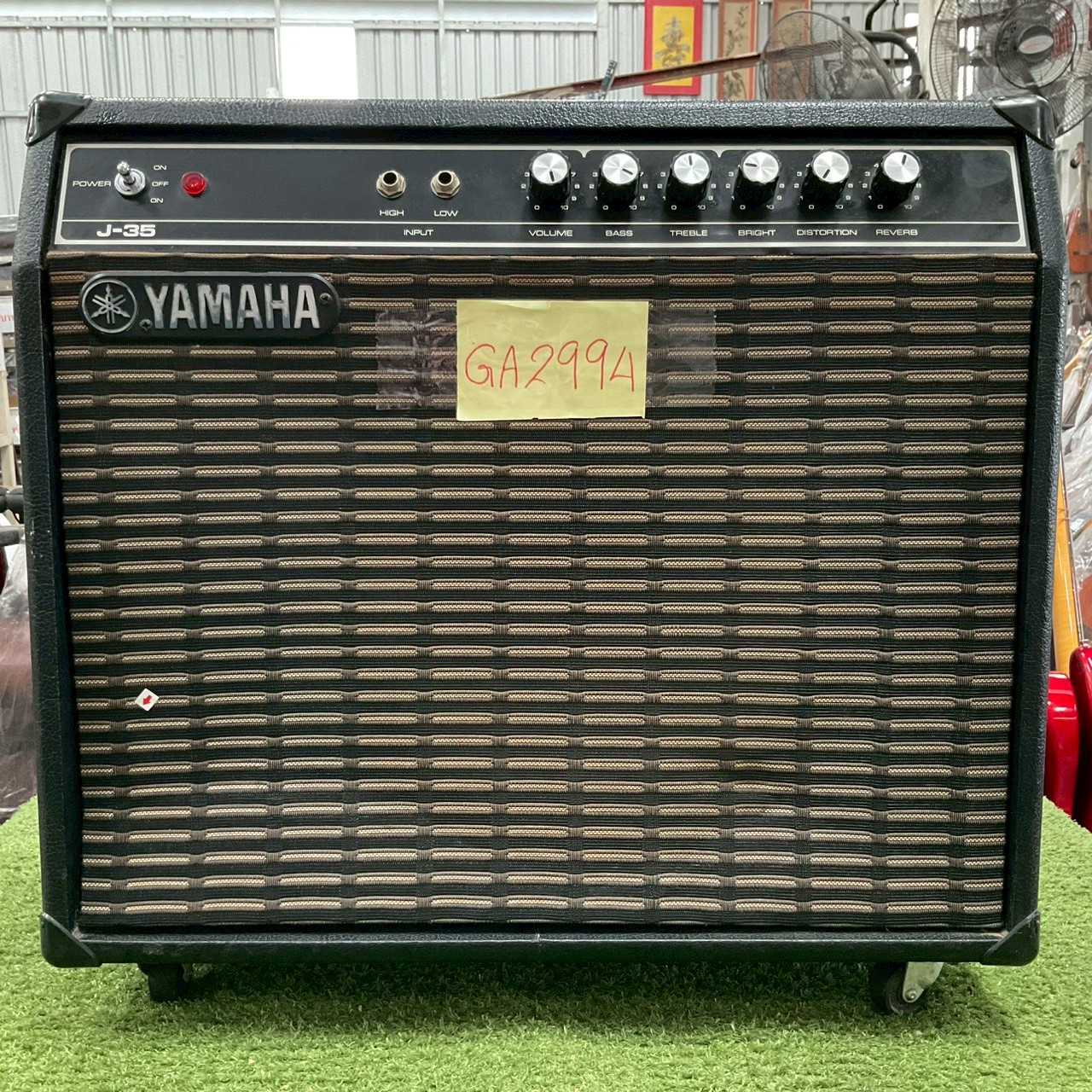 แอมป์กีต้าร์ YAMAHA : J-35