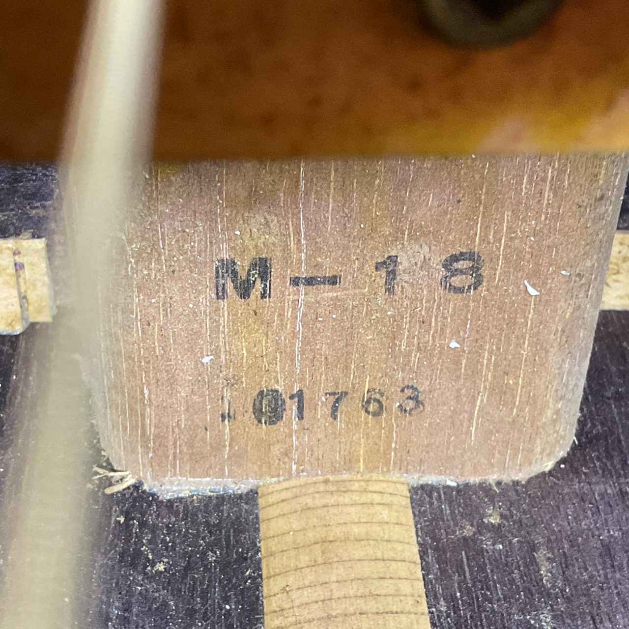 กีต้าร์โปร่ง Morales : LYRE BIRD