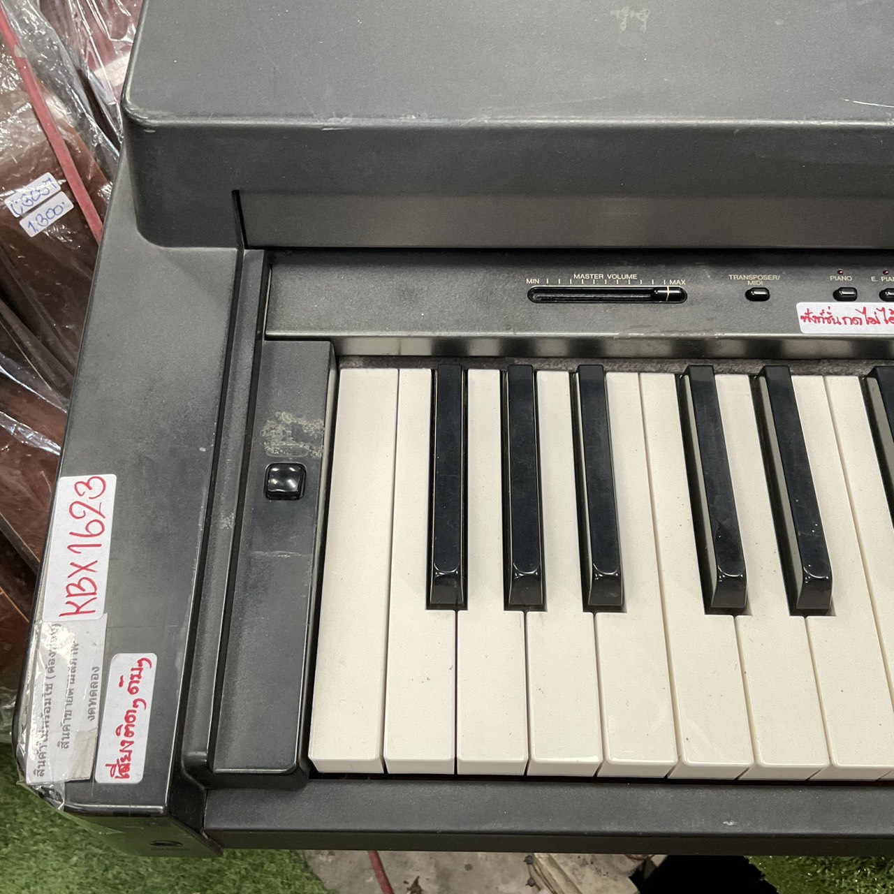 เปียโน YAMAHA : CLP-250 สินค้าไม่พร้อมใช้งาน (ต้องซ่อม)