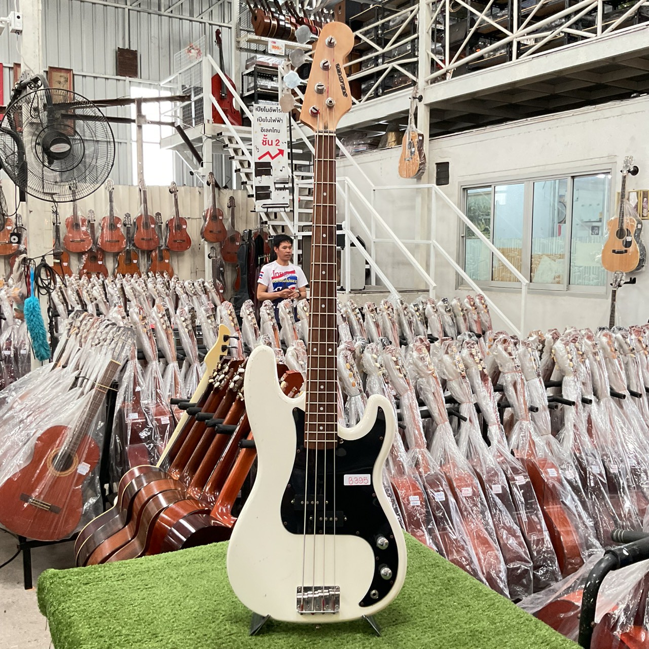 กีต้าร์เบส SELDER