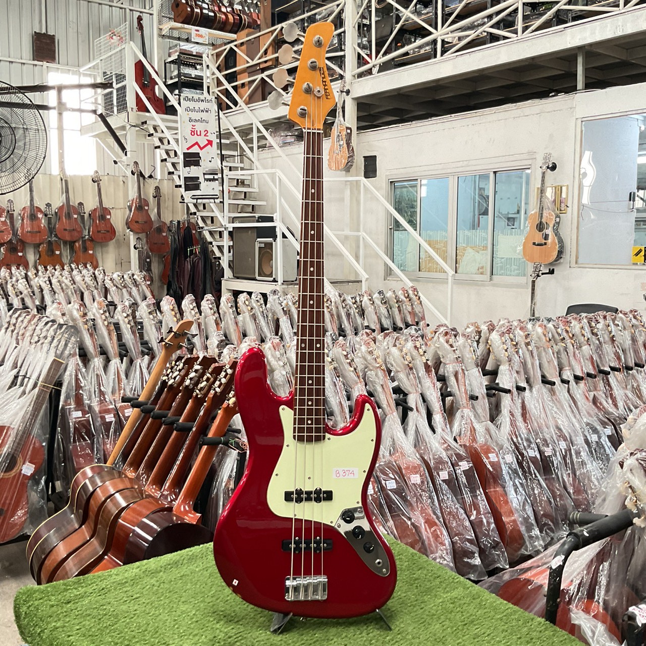 กีต้าร์เบส FERNANDES