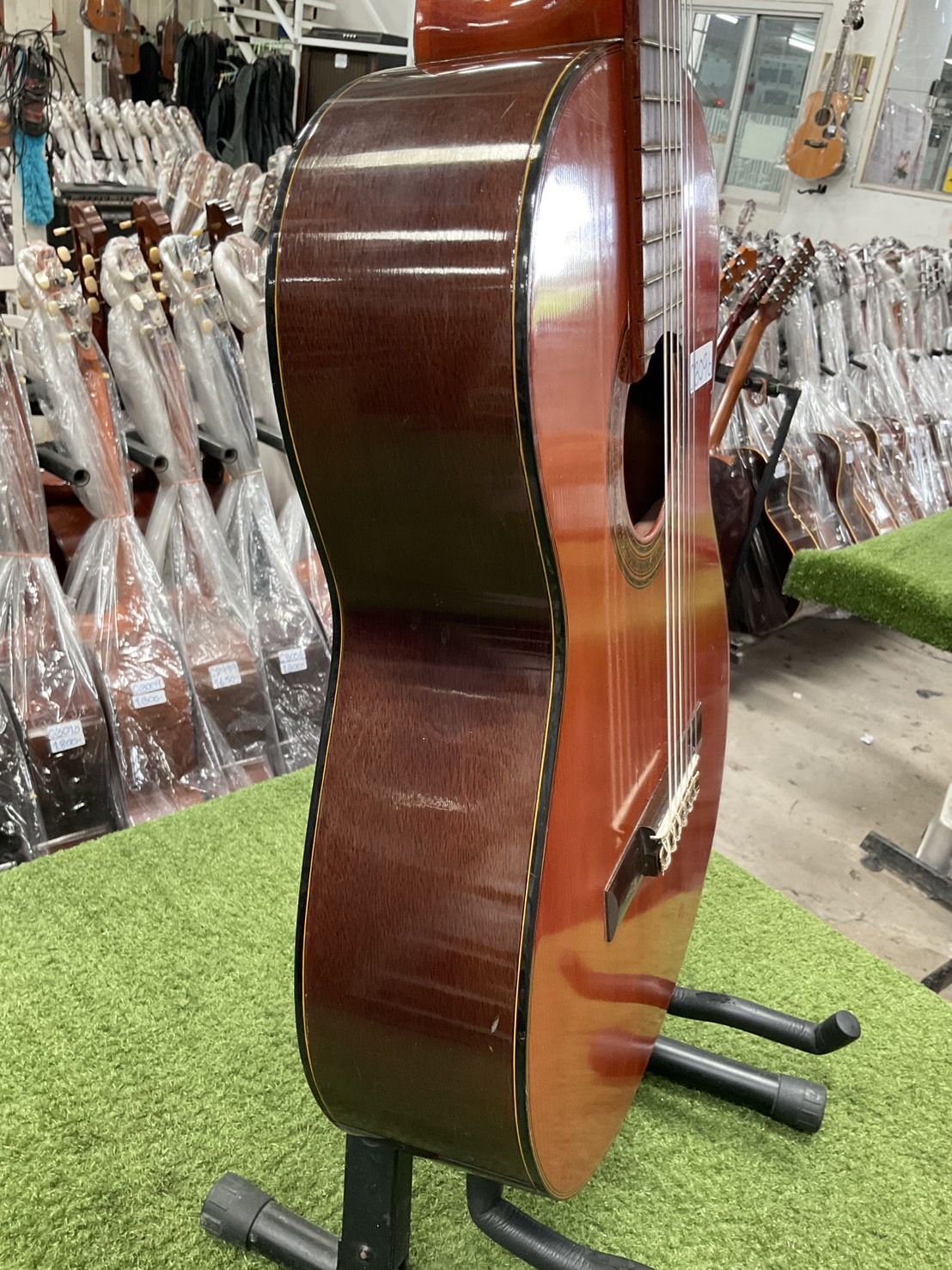 กีต้าร์คลาสสิค YAMAHA : G-70D