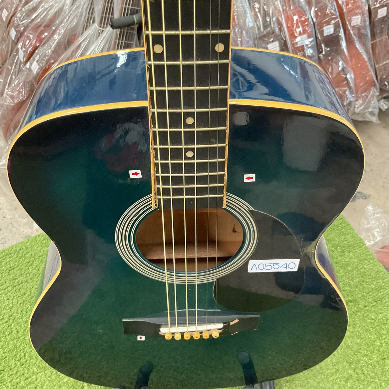 กีต้าร์โปร่ง Barclay