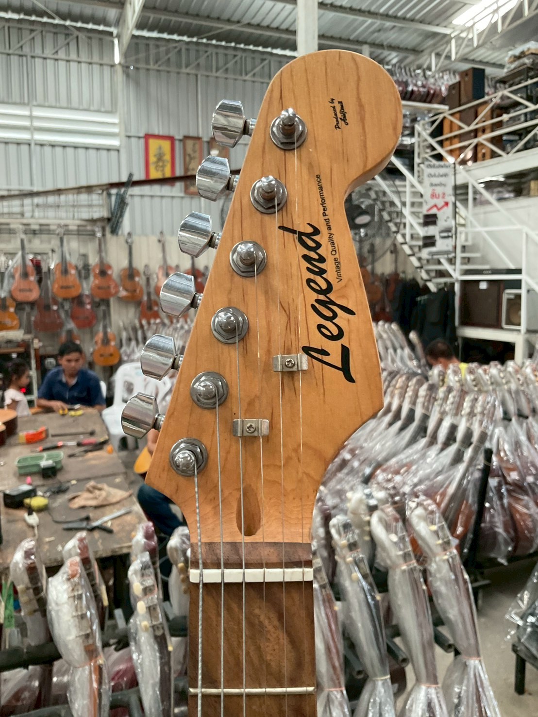 กีต้าร์ไฟฟ้า Legend