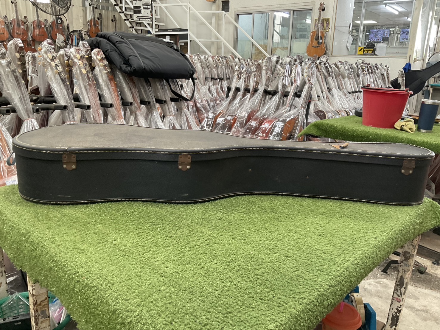 กล่องเคสกีต้าร์คลาสสิค