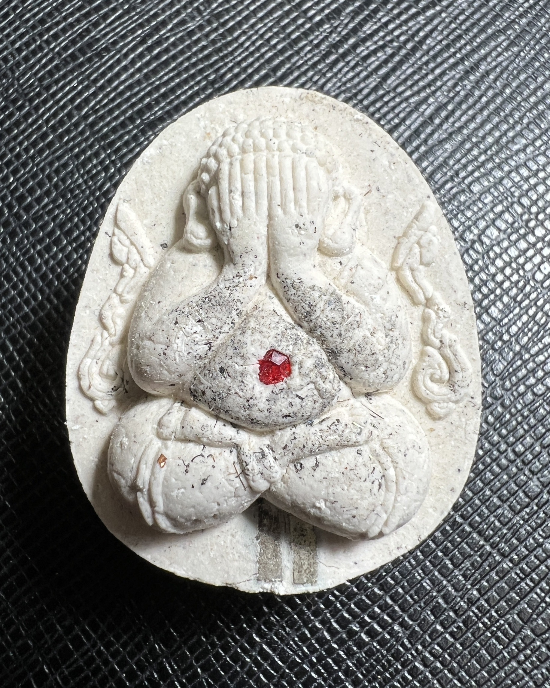 พระปิดตาเงินล้าน (เนื้อผงเกสรสีขาว, ฝังตะกรุด ) Millionaire Phra Pidta (Flower pollen powder, White color, Embedded with Takrud). SKU-03279