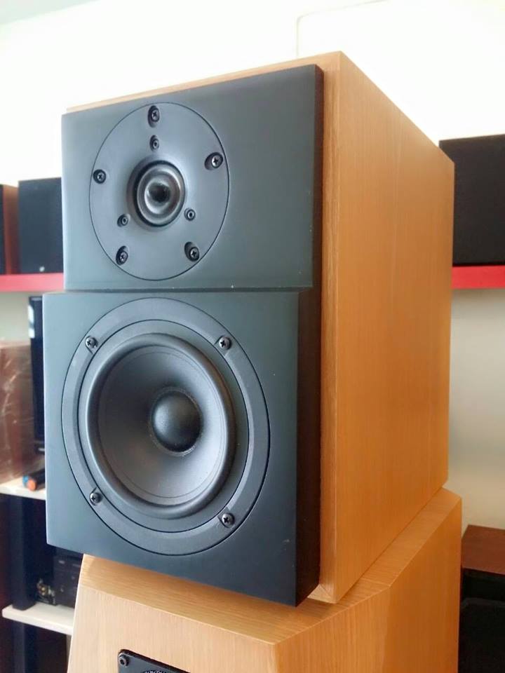 ScanSpeak 2 ways Bookshelf Speaker 15W/8434, R2904/8300