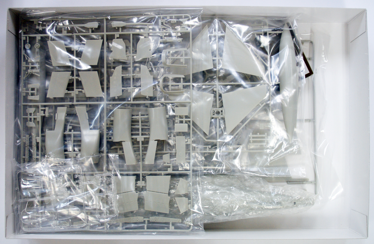 โมเดลเครื่องบิน Tamiya ขนาด 1/32 TA60306 McDonnell Douglas F-4J Phantom