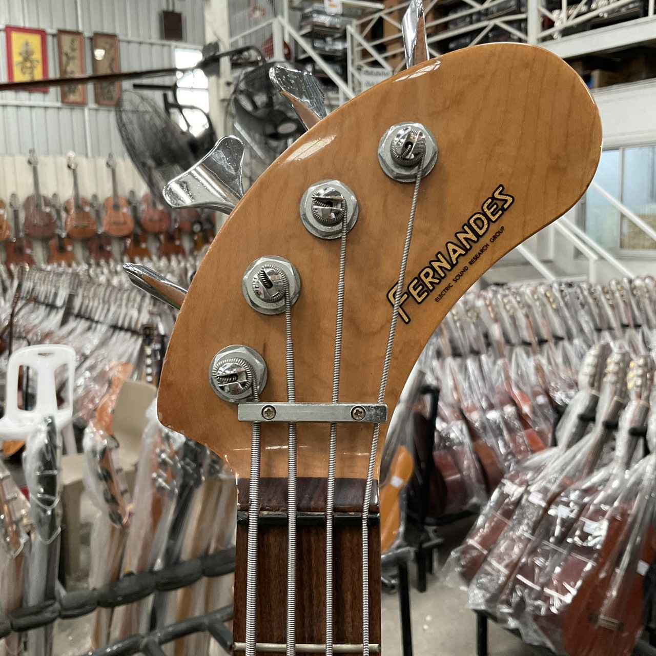 กีต้าร์เบส FERNANDES