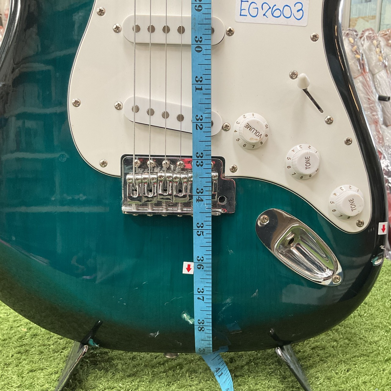 กีต้าร์ไฟฟ้า Mavis