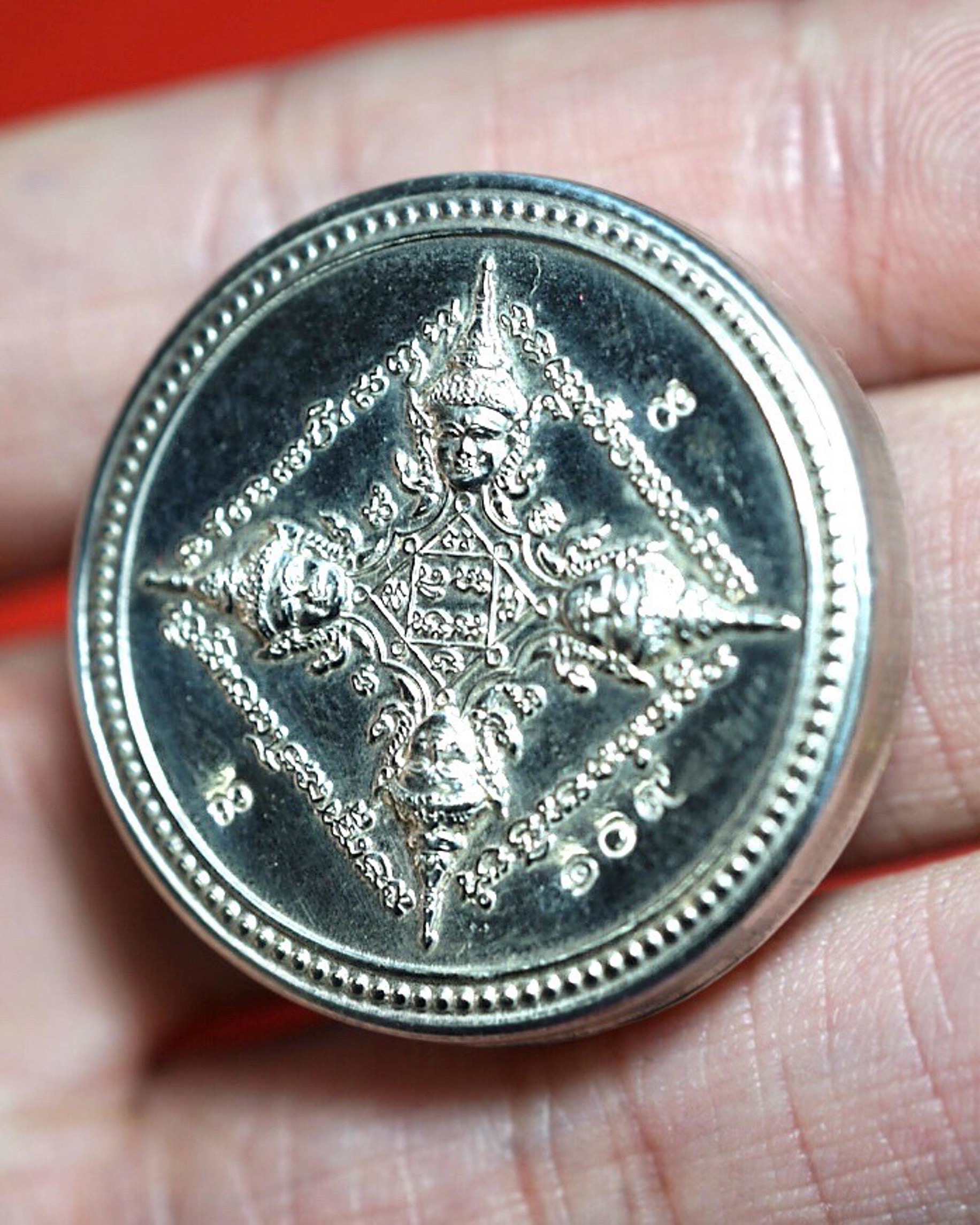 สีผึ้งจันทร์เพ็ญ (ตลับพรหมสี่หน้า,เนื้อเงิน) Full Moon Wax. (four-faced brahma case,silver material SKU-04014