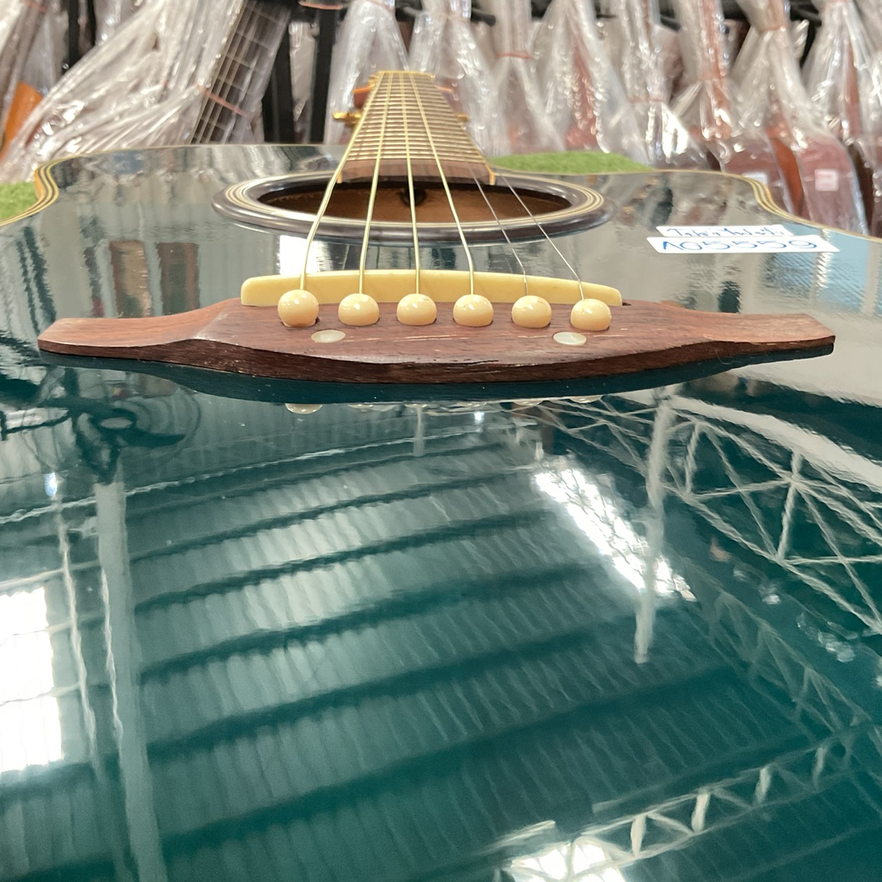 กีต้าร์โปร่งไฟฟ้า Mavis : MX-320