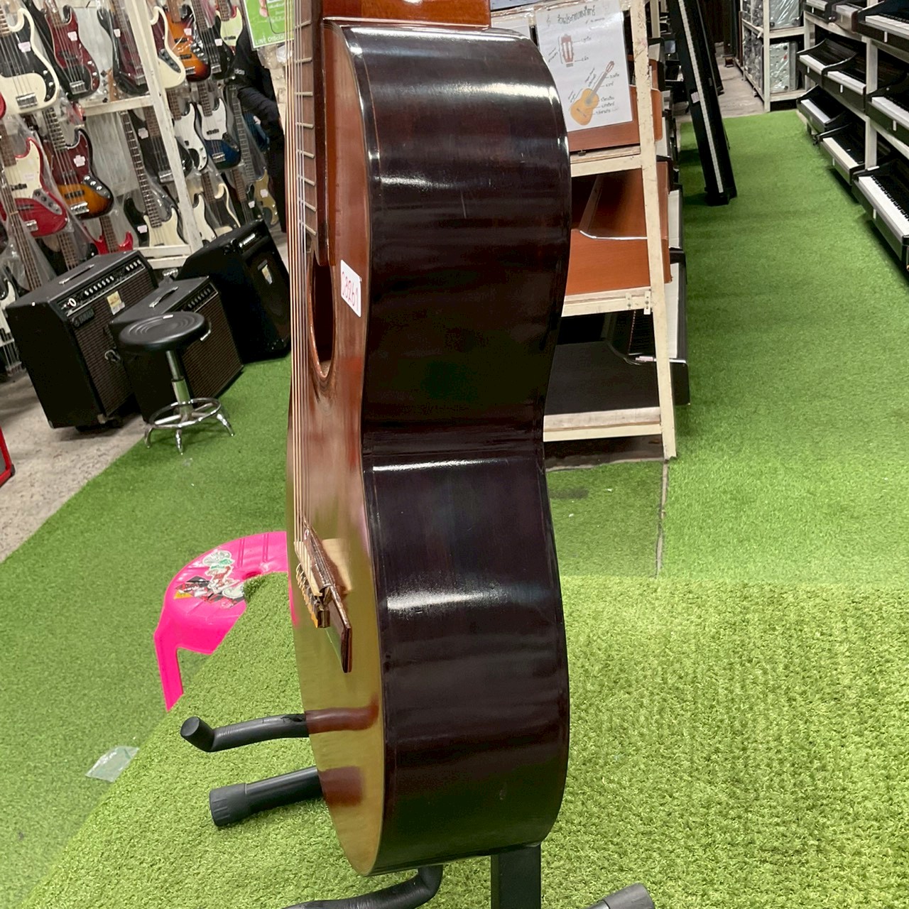 กีต้าร์คลาสสิค Zen-on Gut : No.60