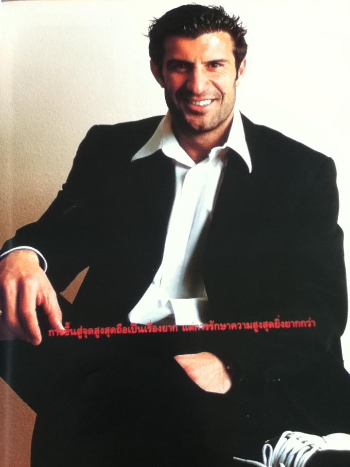 คู่มือฟุตบอลโลกอย่างเป็นทางการ ฉบับพรีวิว 2002 FIFA WORLD CUP KOREA JAPAN และ รวมภาพสีสันบอลโลก