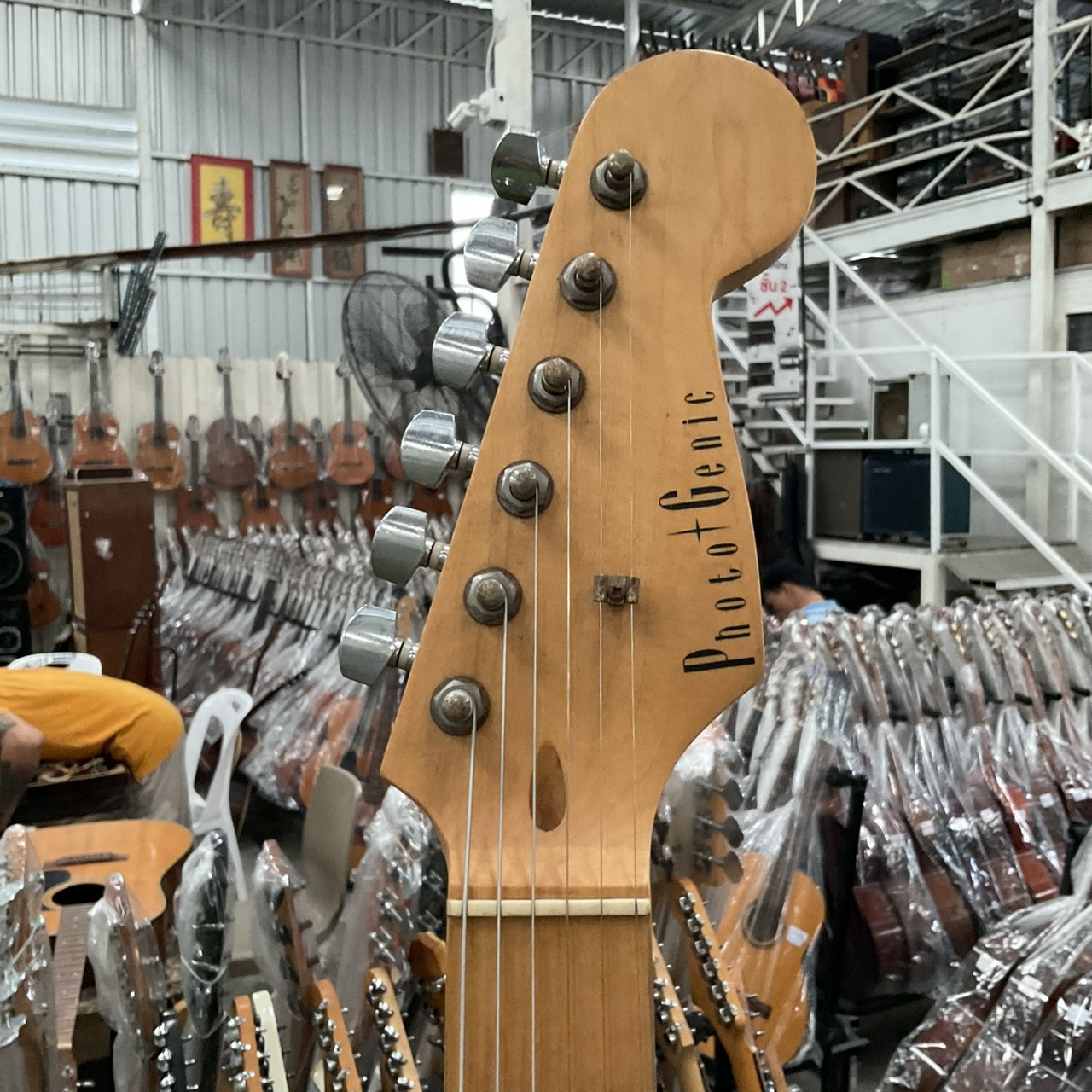 กีต้าร์ไฟฟ้า PhotoGenic