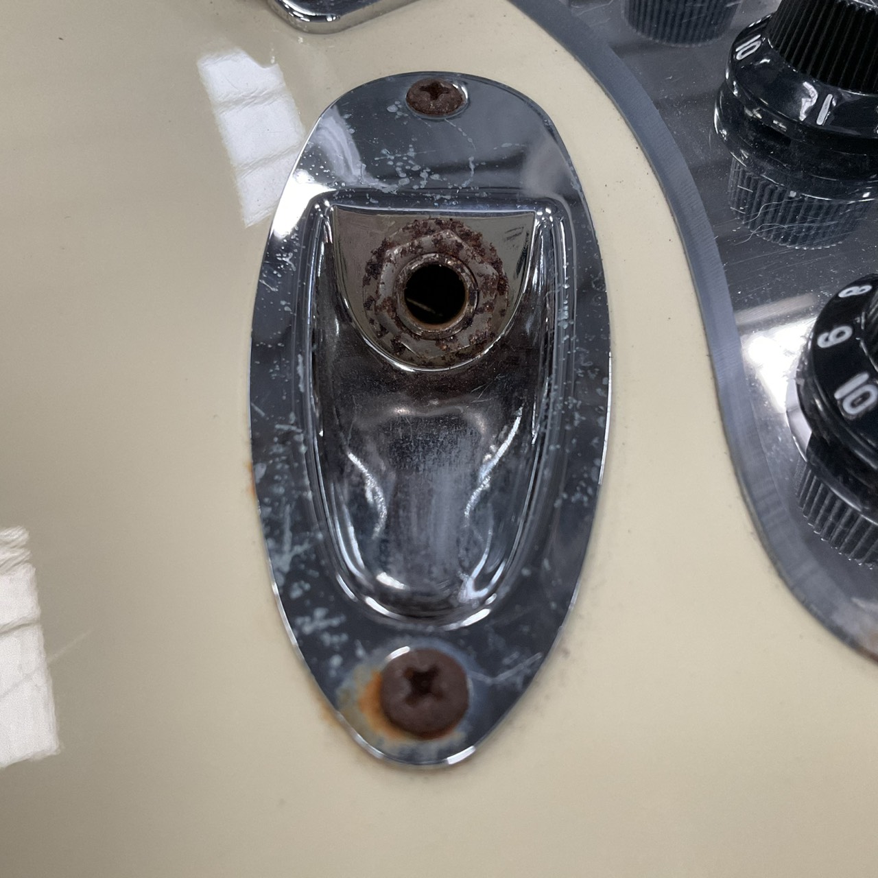 กีต้าร์ไฟฟ้า Mavis