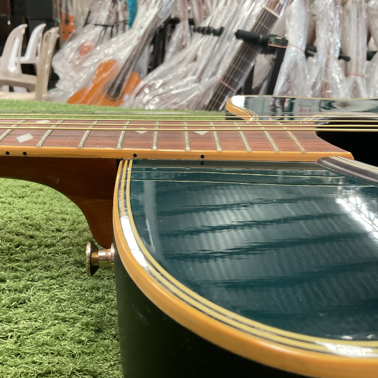 กีต้าร์โปร่งไฟฟ้า Mavis : MX-320