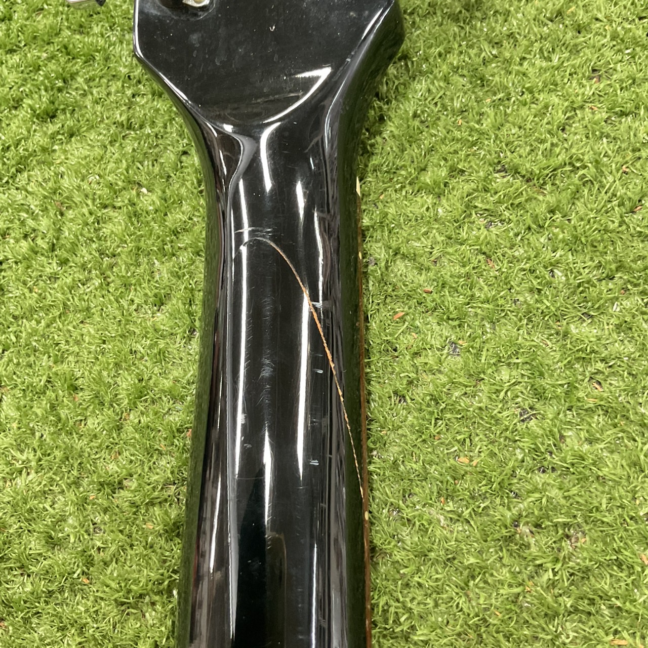 กีต้าร์ไฟฟ้า GRASS ROOTS