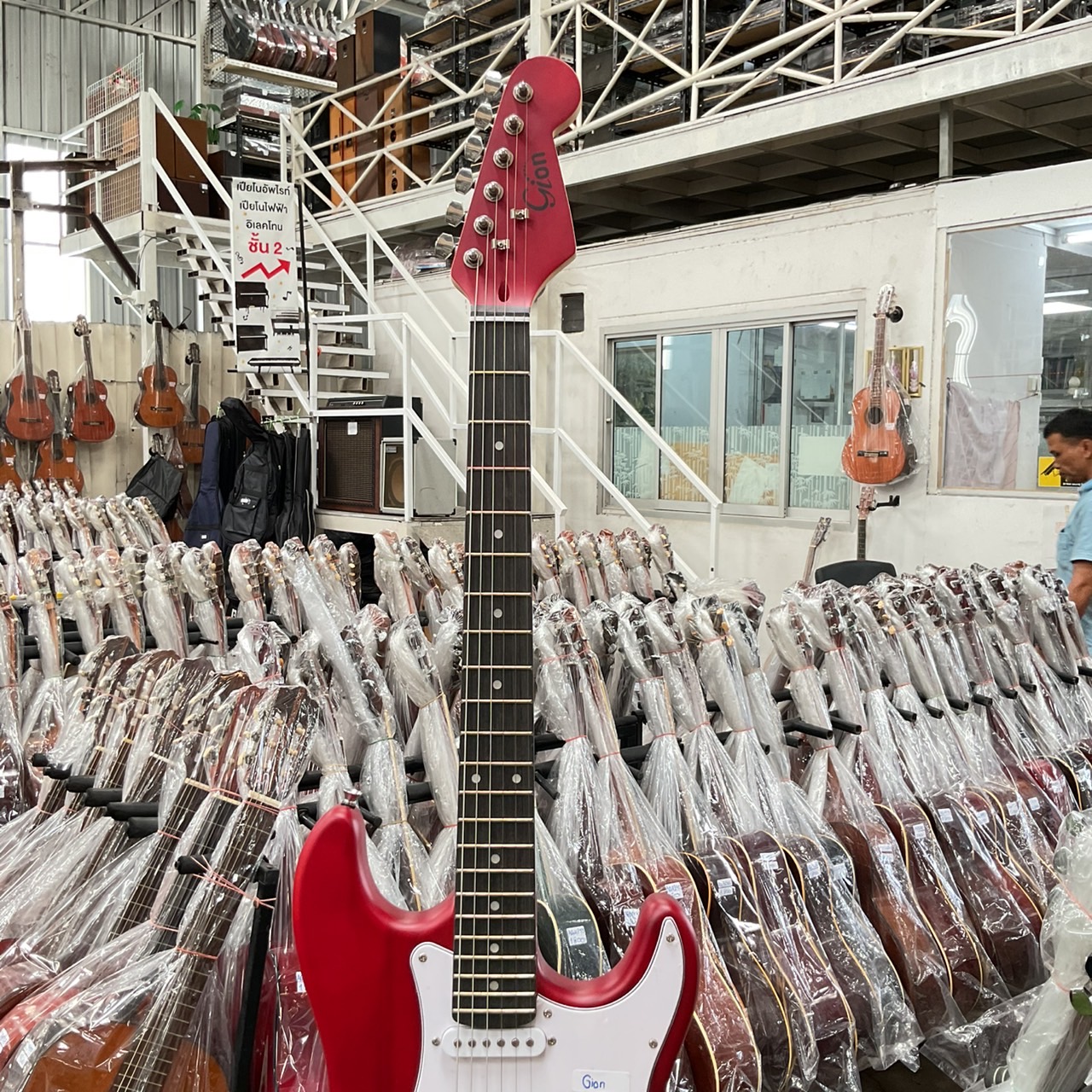 กีต้าร์ไฟฟ้า GION