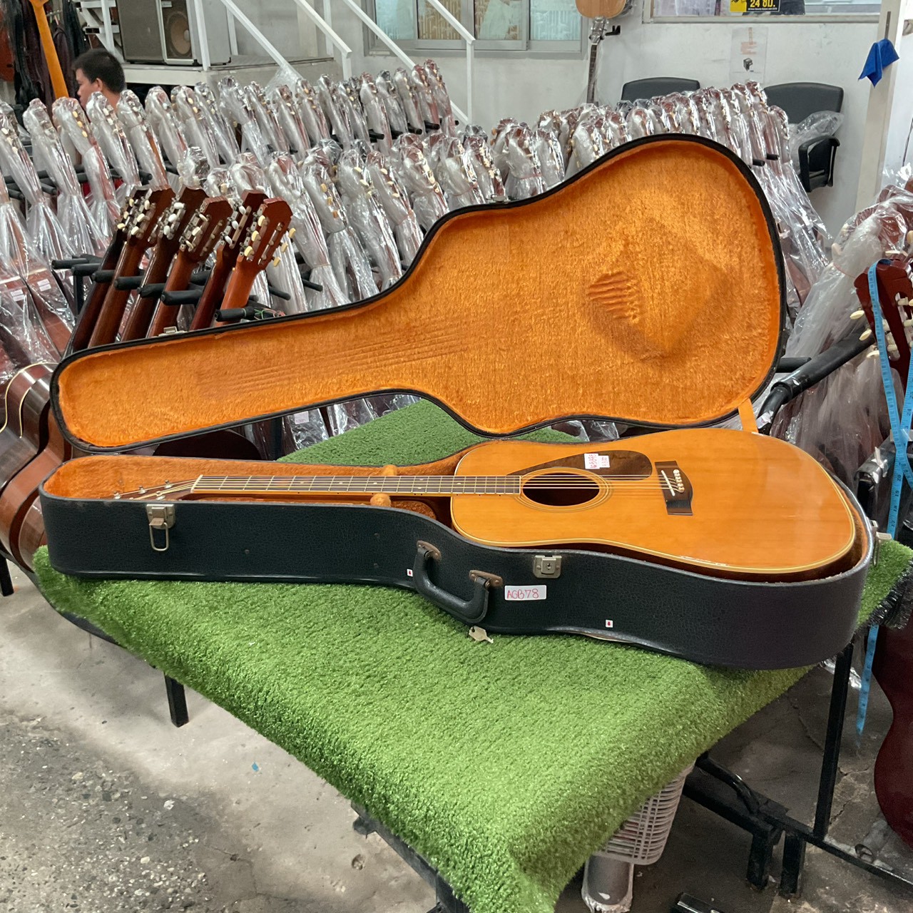 กล่องเคสกีต้าร์โปร่ง