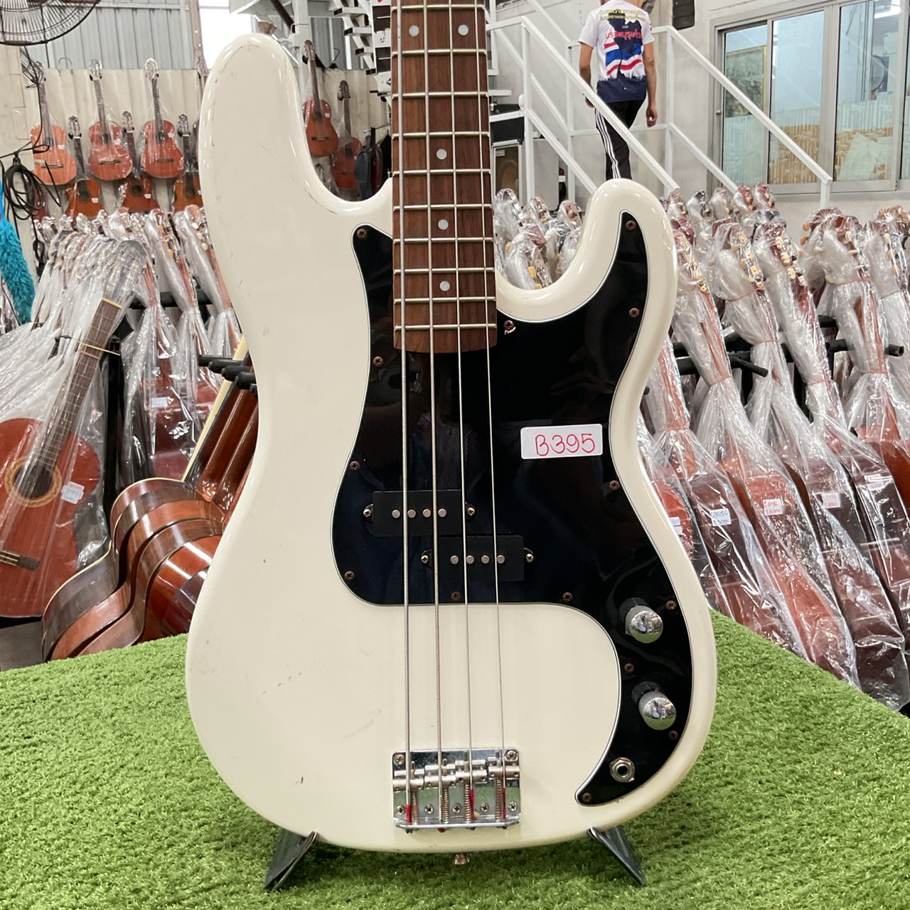 กีต้าร์เบส SELDER