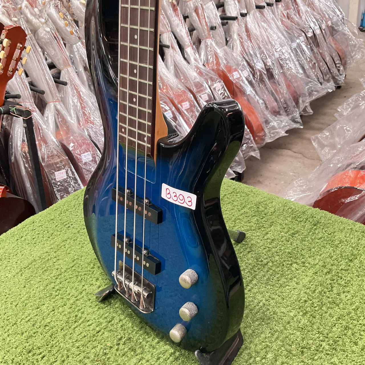 กีต้าร์เบส Aria Pro II