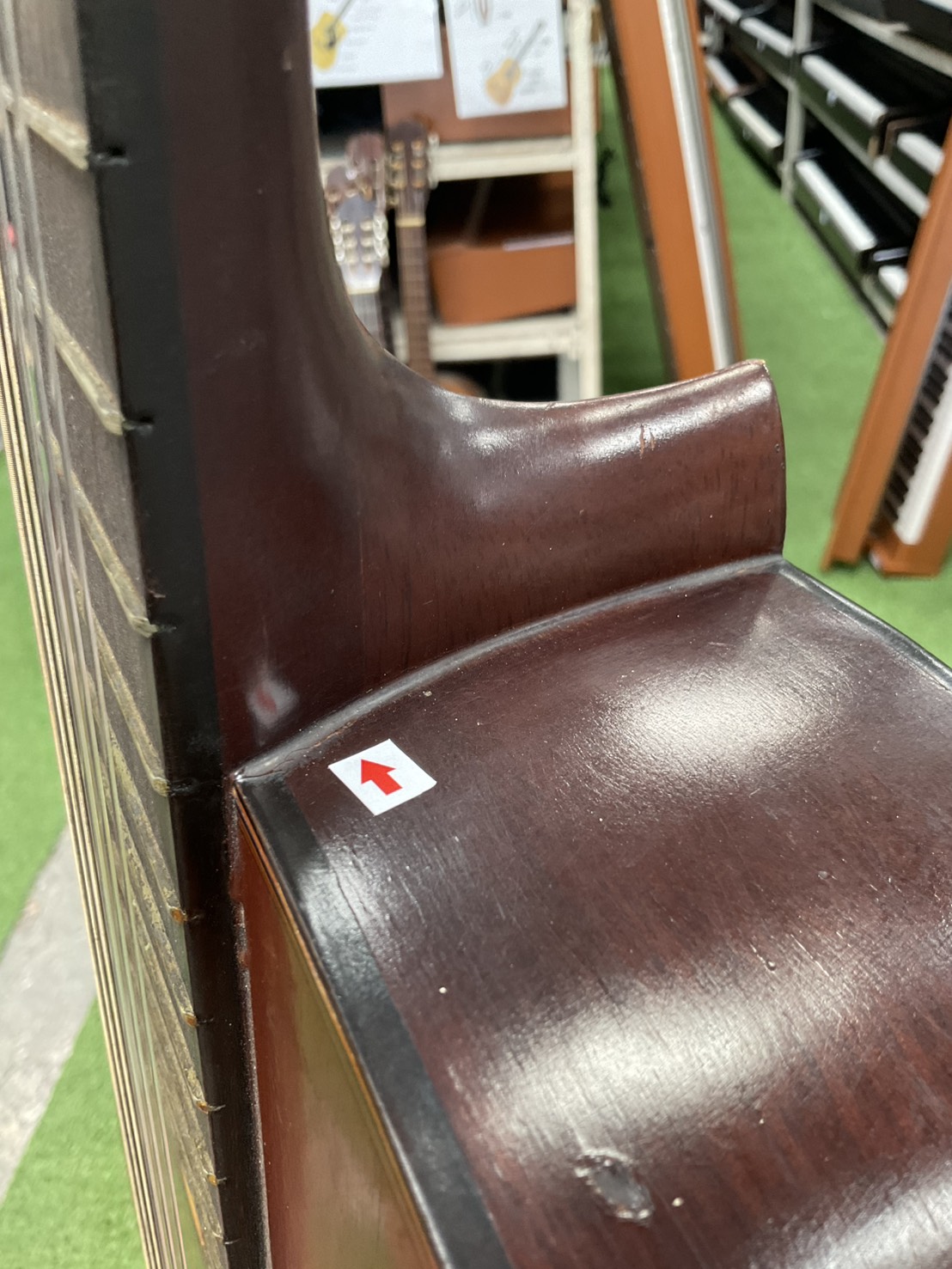 กีต้าร์คลาสสิค ยี่ห้อตามภาพ