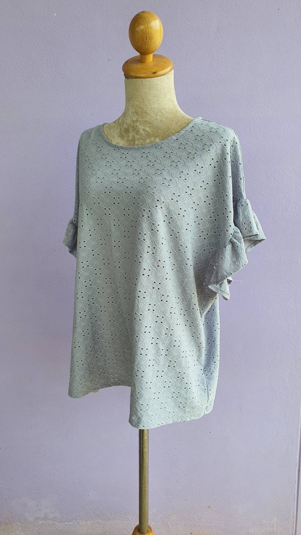 FF03109 เสื้อแฟชั่น มือสอง สีฟ้าอ่อ่น แบรนด์ LAUREN CONARD อก free 50-55 นิ้ว