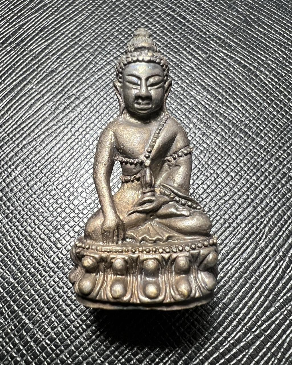 พระกริ่งพนมรุ้ง (เนื้อทองบวกรมดำ) Phra Kring Phanom Rung (Brass material, Black Plated). SKU-03269