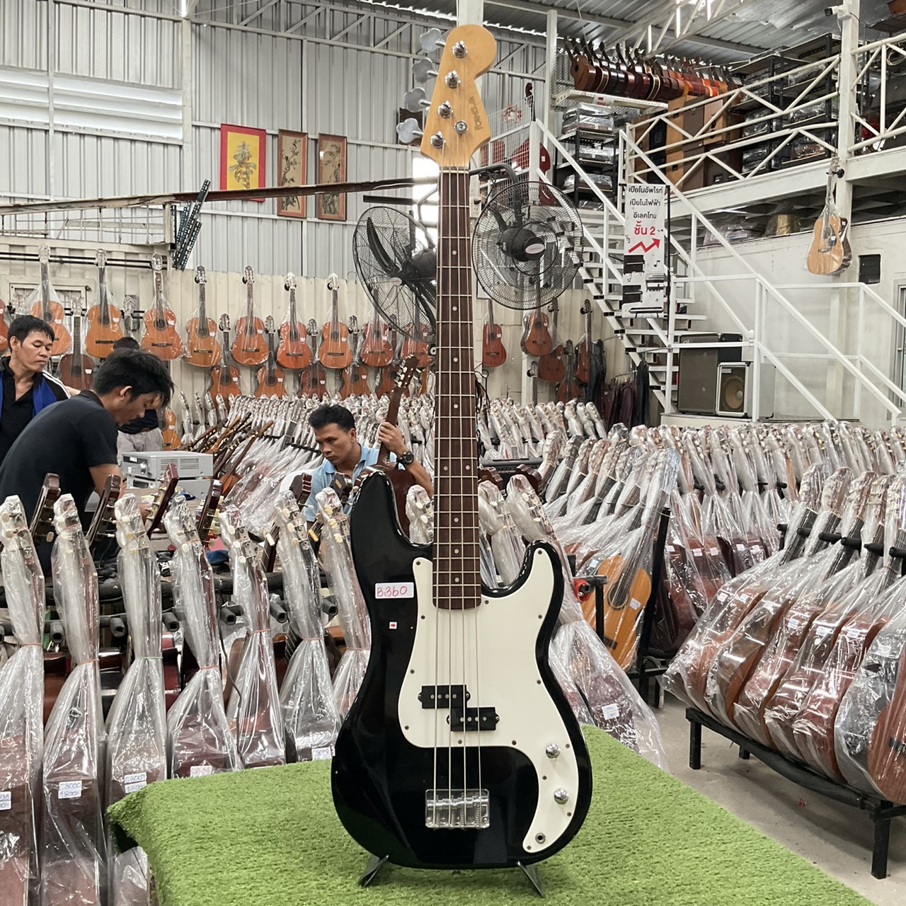 กีต้าร์เบส FORMESTAR