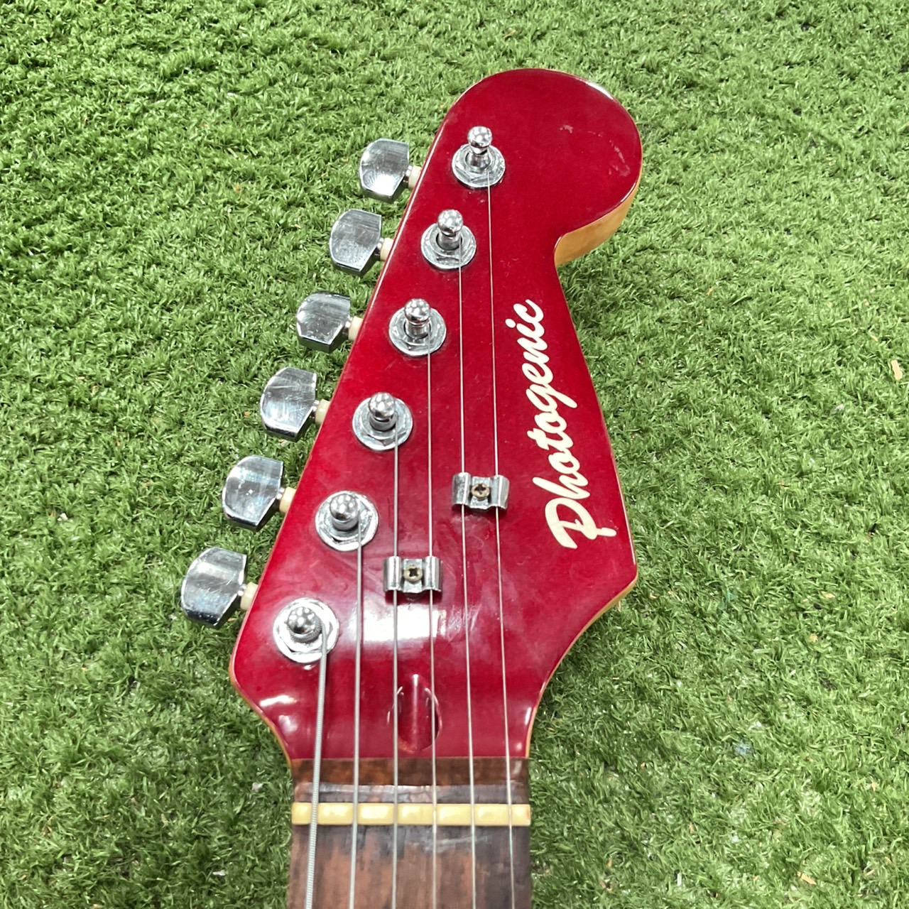 กีต้าร์ไฟฟ้า PHOTOGENIC