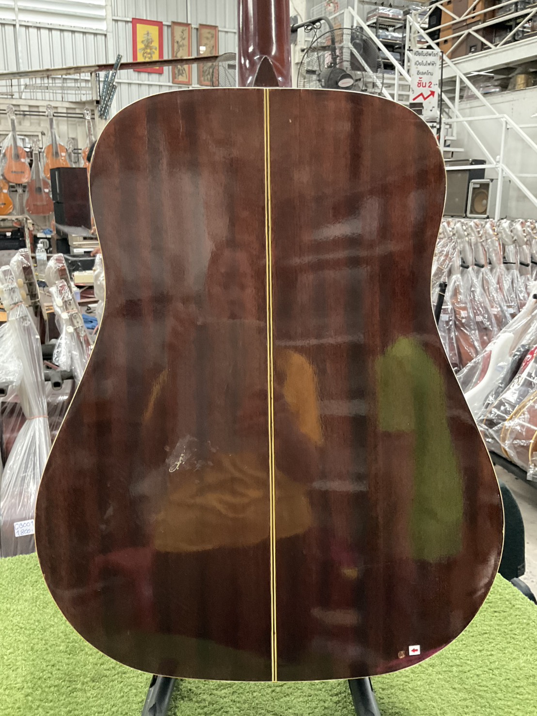 กีต้าร์โปร่ง No Brand