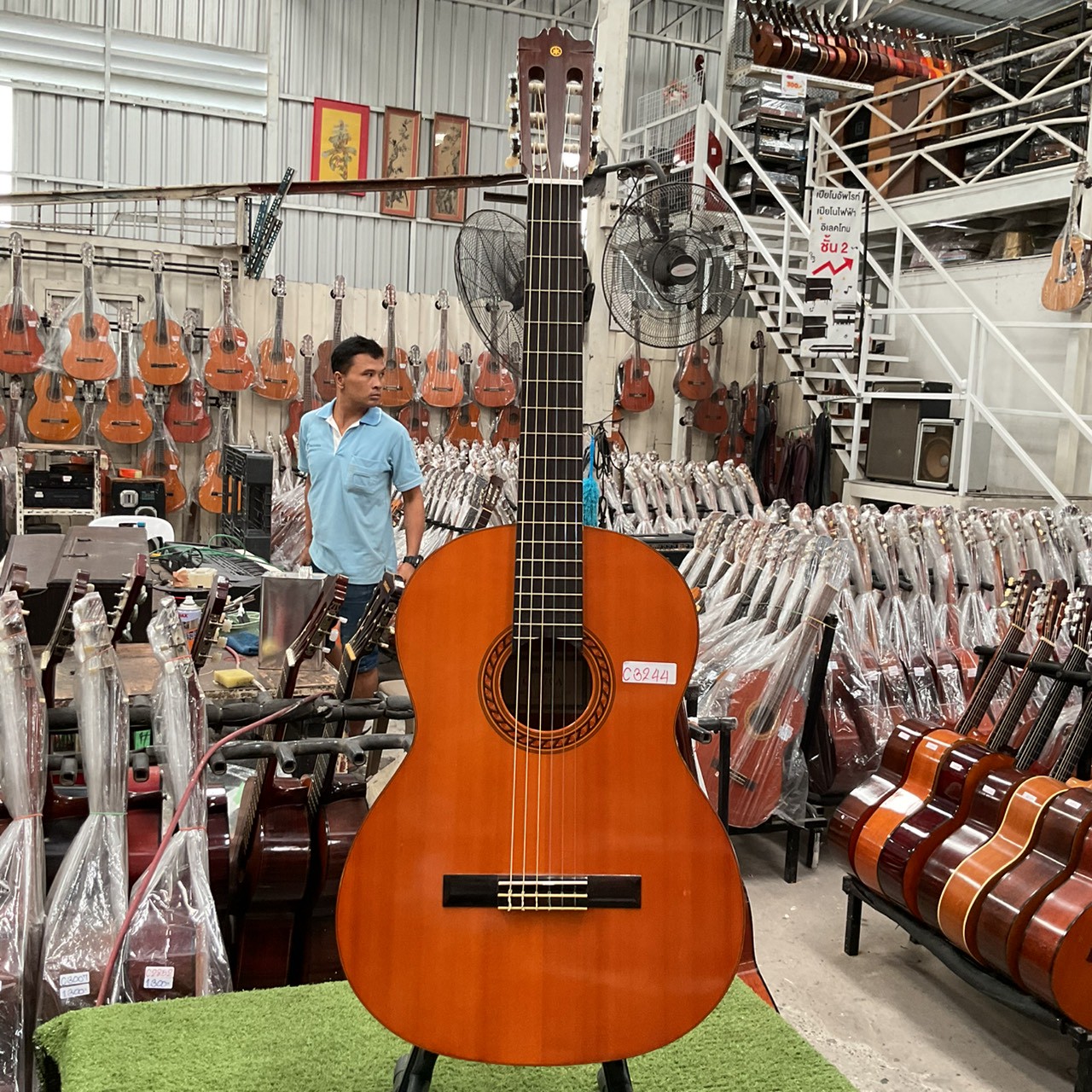 กีต้าร์คลาสสิค YAMAHA : C-170A