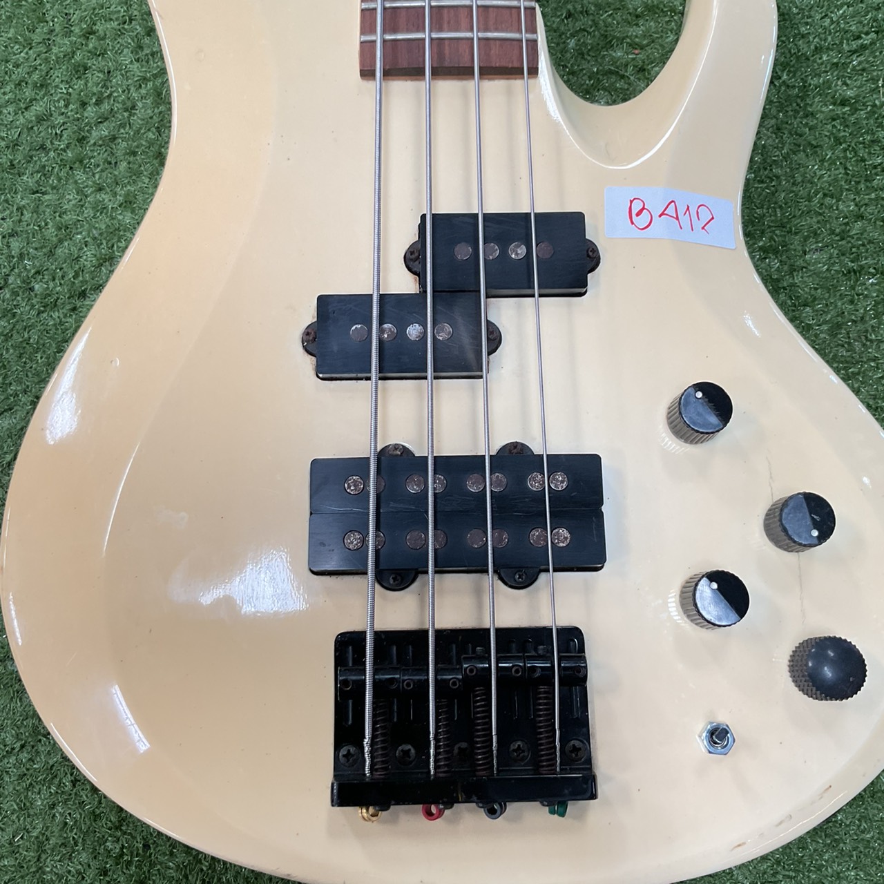 กีต้าร์เบส EDWARDS