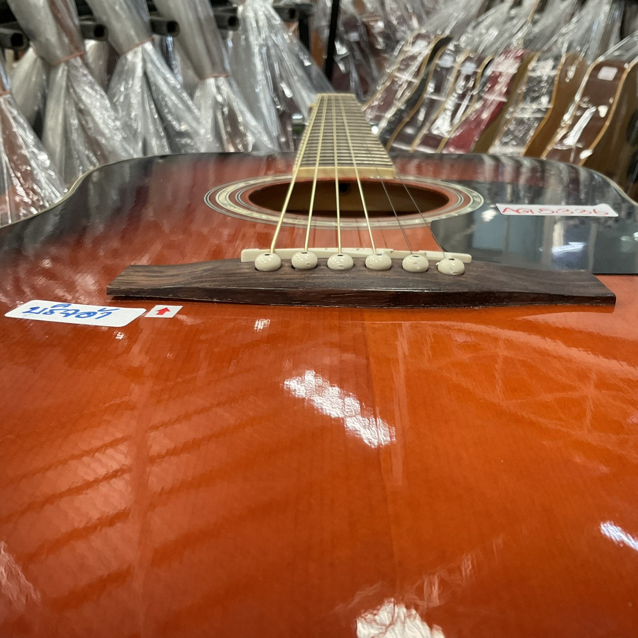 กีต้าร์โปร่ง Legend : WG-20 BS