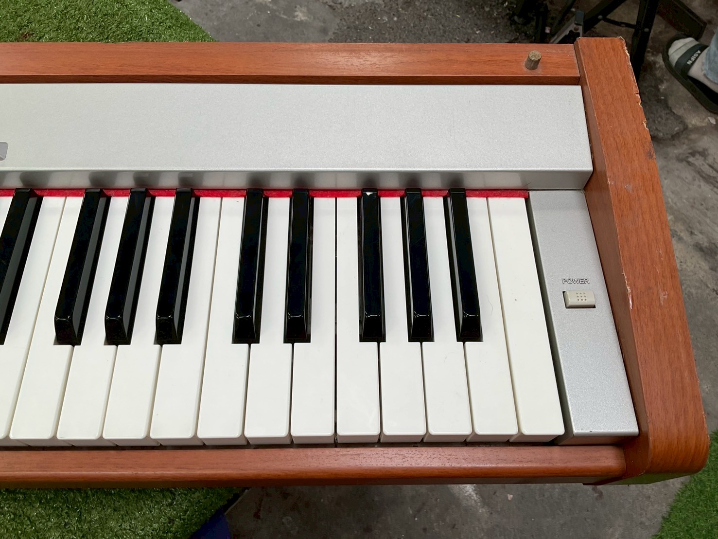 เปียโน KAWAI : L 1 สินค้าไม่พร้อมใช้งาน (ต้องซ่อม)
